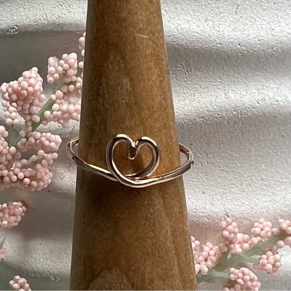 HEART Toe Ring 14K Rose Gold Filled - Picture 3 of 17